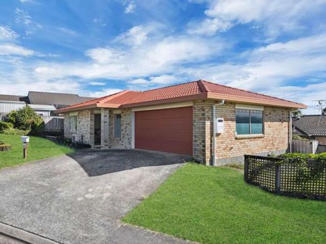 House for sale in Oratia