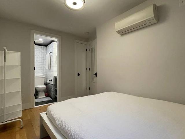 Room for rent in Arverne, New York