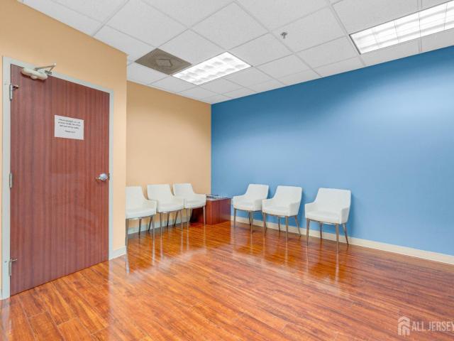 Commercial for sale in Edison Commercial for sale in Edison