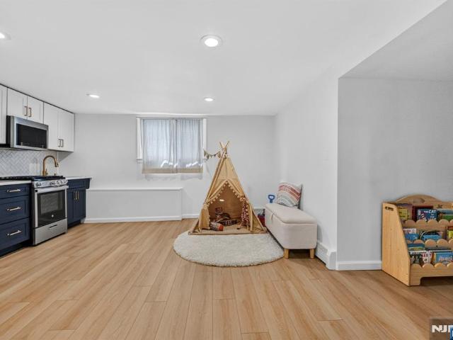House for sale in Cliffside Park, New Jersey