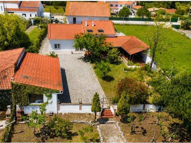 Casa venda em Alcobaça e Vestiaria, Alcobaça