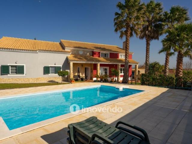 Casa venda em Alenquer (Santo Estêvão e Triana), Alenquer