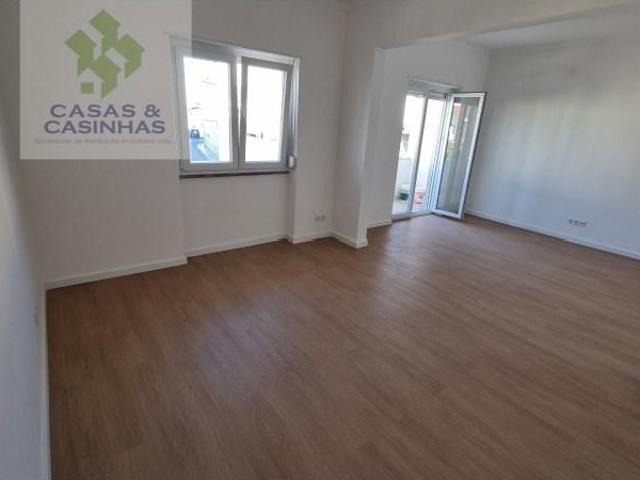 Apartamento alugar em Almada, Setúbal