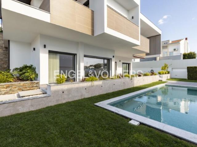 Casa venda em Cerieira, Almada