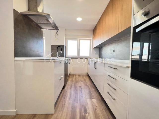 Apartamento venda em Almada, Setúbal