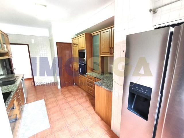 Apartamento venda em Almada, Setúbal