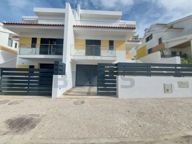 Casa venda em Urbanização Moinho do Guizo, Amadora