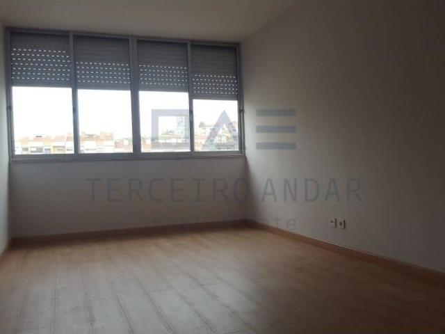 Apartamento alugar em Encosta do Sol, Amadora