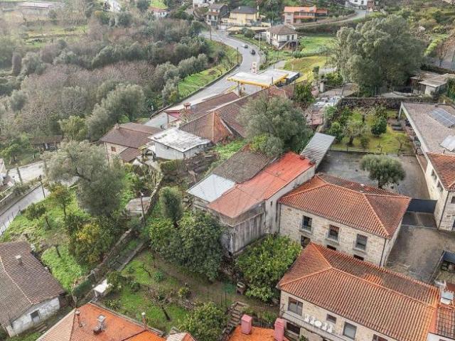 Casa venda em Bouro (Santa Maria), Amares