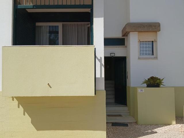 Apartamento alugar em Armação De Pêra, Faro
