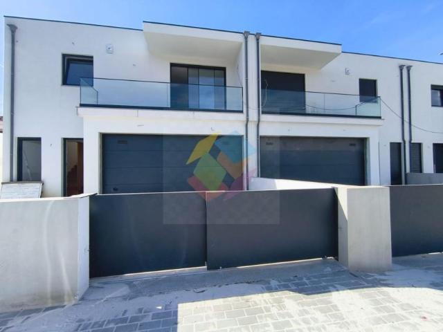 Casa venda em Santa Maria da Feira, Travanca, Sanfins e Espargo, Santa Maria da Feira