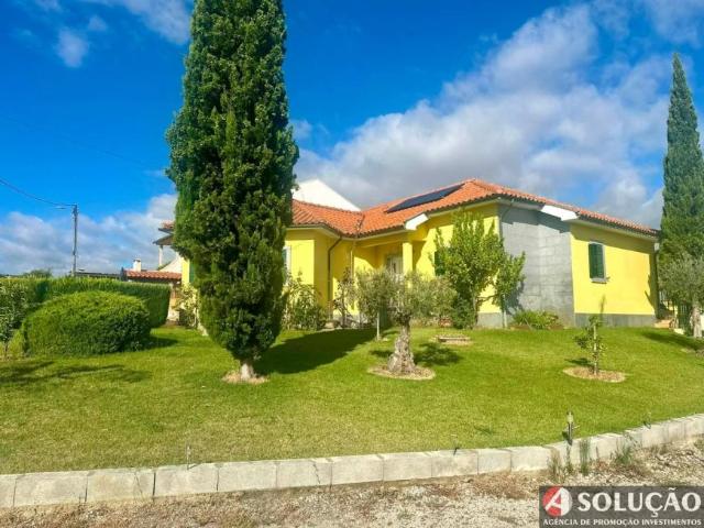 Casa venda em Vila Flor, Bragança