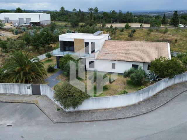 Casa venda em Pinheiro dos Abraços, Bobadela
