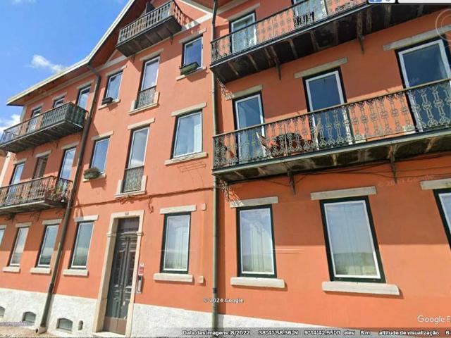 Apartamento alugar em Bairro Clemente Vicente, Oeiras
