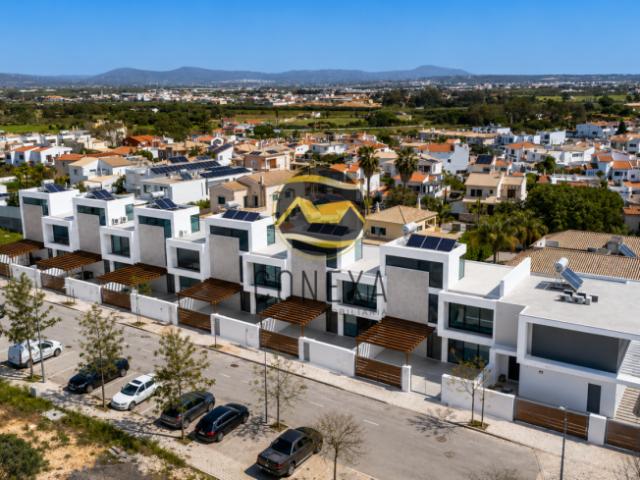 Casa venda em Alto do Calhau, Faro