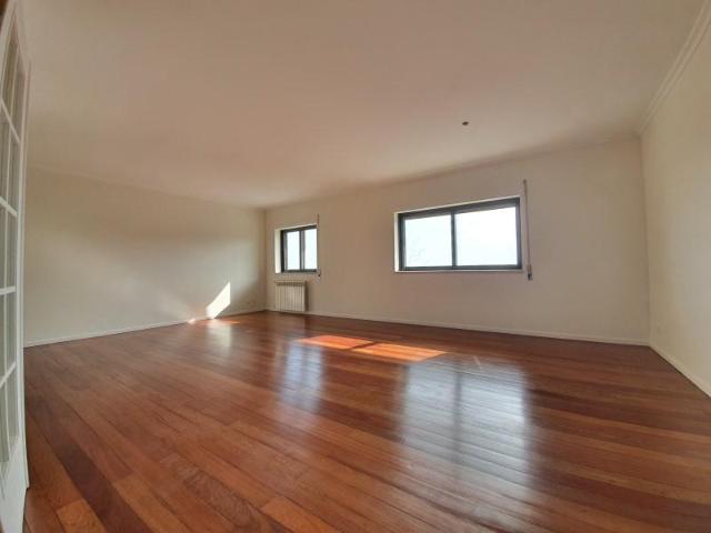 Apartamento alugar em Guarda
