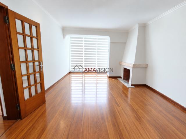 Apartamento alugar em Quinta Grande, Amadora
