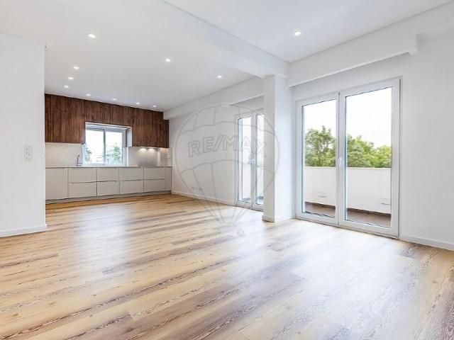 Apartamento alugar em São Francisco Xavier, Lisboa