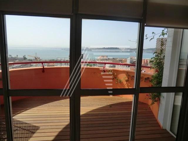Apartamento alugar em Estrela, Lisboa
