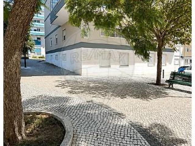 Apartamento alugar em São Francisco Xavier, Lisboa