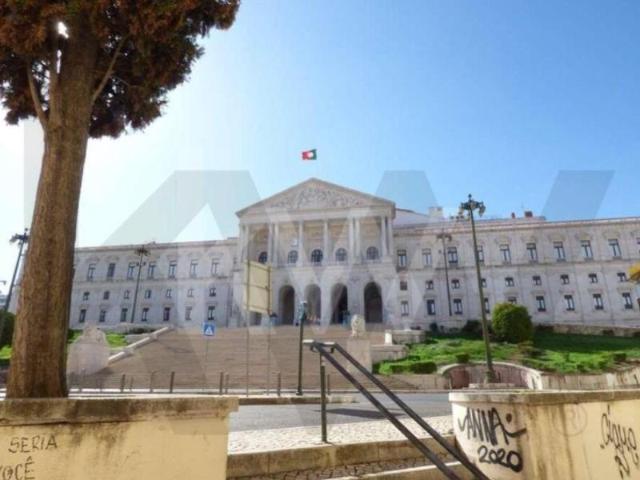 Apartamento alugar em Mercês, Lisboa