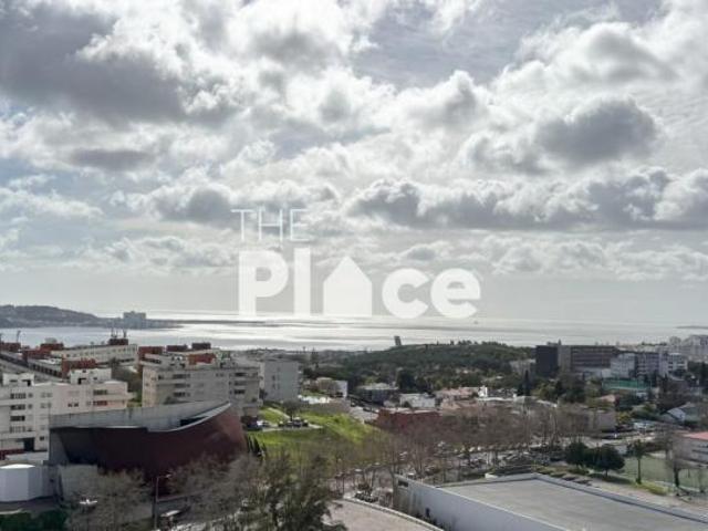 Apartamento alugar em São Francisco Xavier, Lisboa
