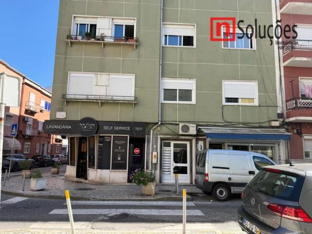Apartamento alugar em Santiago Dos Velhos, Lisboa