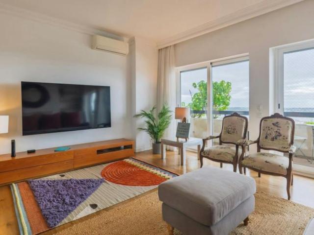 Apartamento alugar em São Francisco Xavier, Lisboa