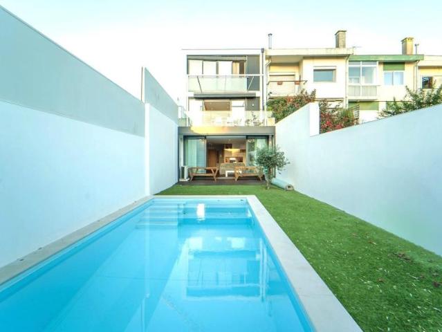 Casa venda em Porto, Lordelo Do Ouro