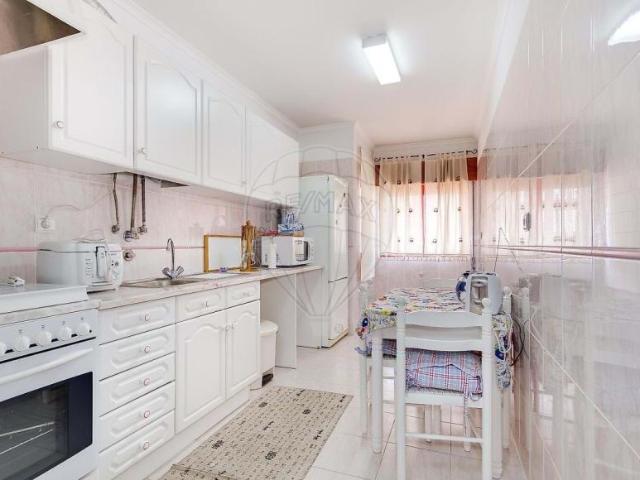 Apartamento venda em Santiago Dos Velhos, Lisboa