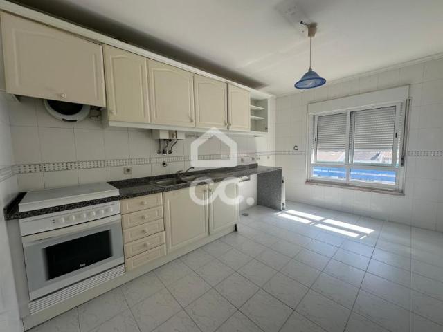 Apartamento venda em Santiago Dos Velhos, Lisboa