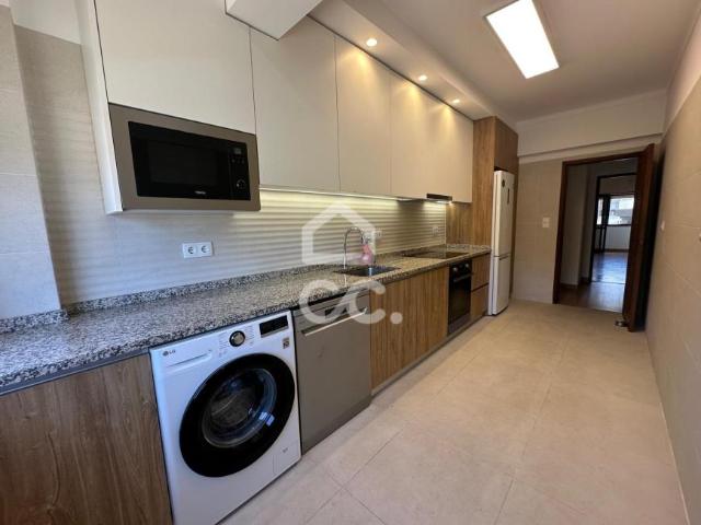Apartamento alugar em Santiago Dos Velhos, Lisboa