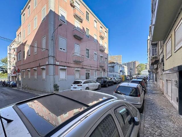 Apartamento venda em Santiago Dos Velhos, Lisboa