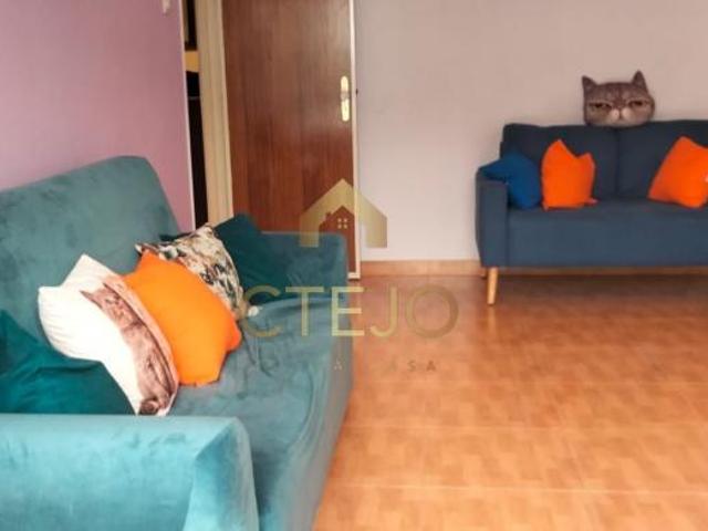 Apartamento alugar em Santiago Dos Velhos, Lisboa