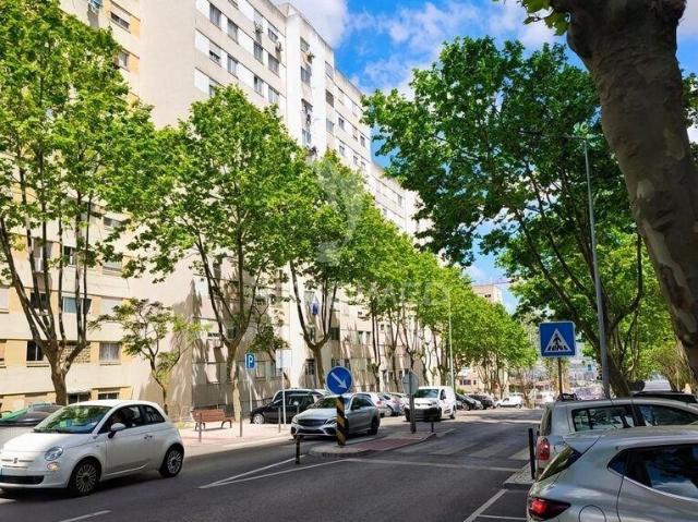 Apartamento venda em Santiago Dos Velhos, Lisboa
