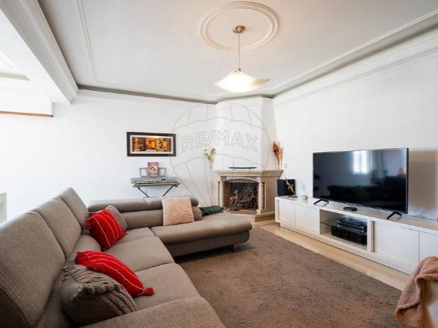 Apartamento venda em Santiago Dos Velhos, Lisboa