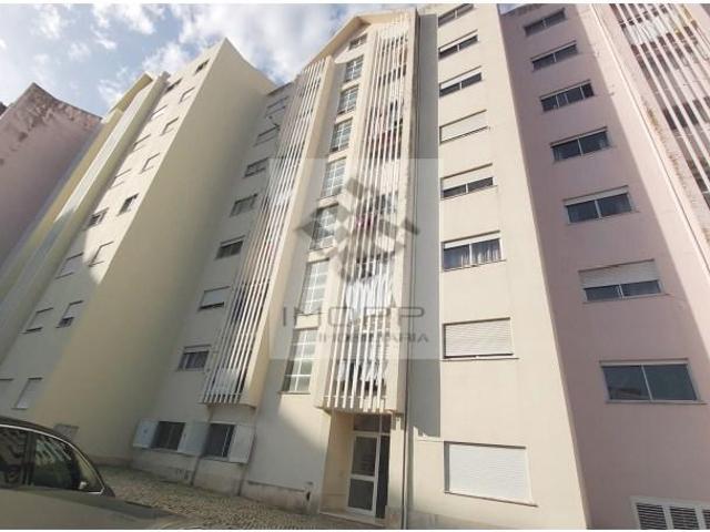 Apartamento venda em Santiago Dos Velhos, Lisboa