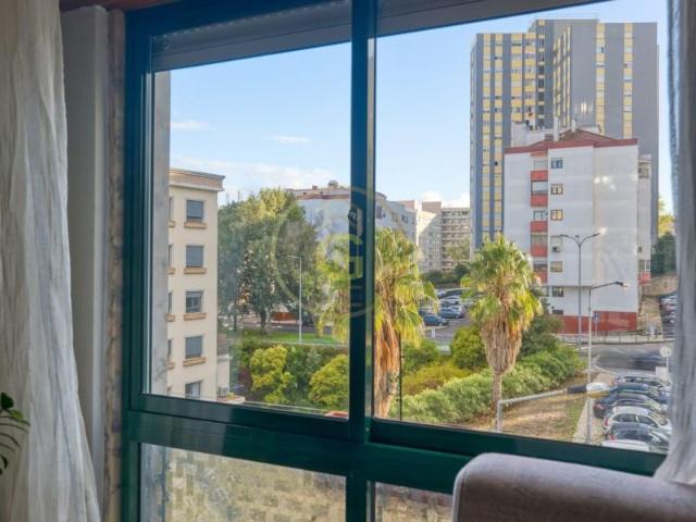 Apartamento venda em Santiago Dos Velhos, Lisboa