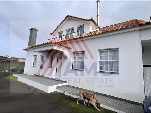 Casa venda em Açores, Madalena