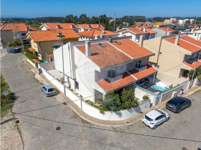 Casa venda em Pinheiral, Vila Nova da Telha