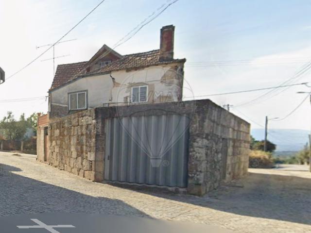 Casa venda em Mourilhe, Viseu