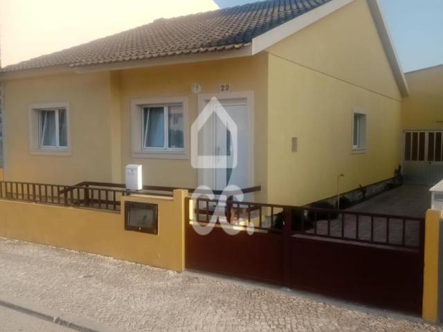 Casa venda em Marinha Grande, Leiria