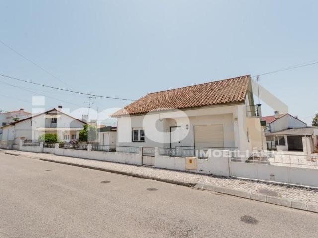 Casa venda em Marinha Grande, Leiria