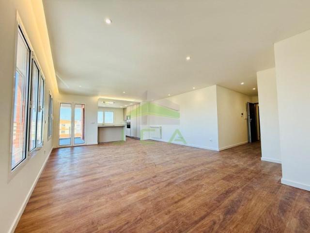 Apartamento venda em Marinha Grande, Leiria
