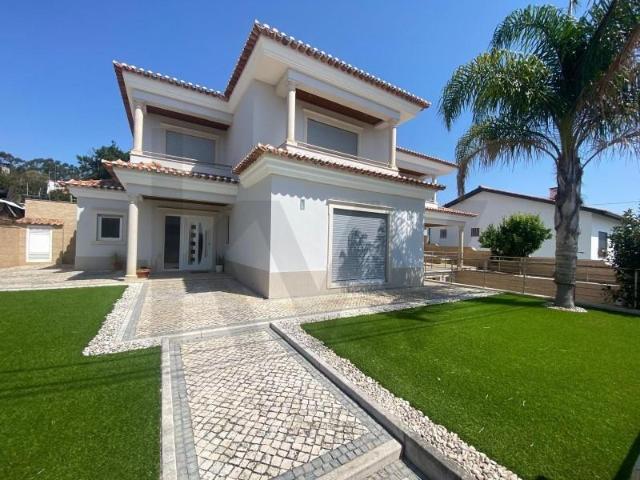 Casa venda em Pederneira, Valado Dos Frades
