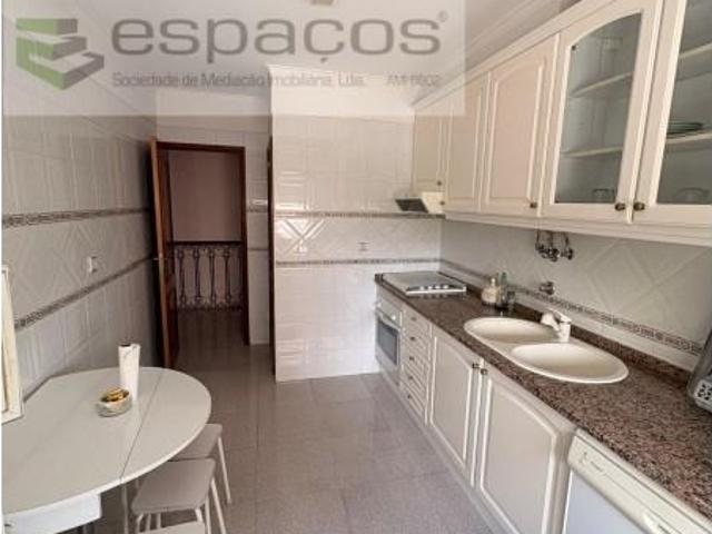 Apartamento alugar em Casal do Chapim, Odivelas