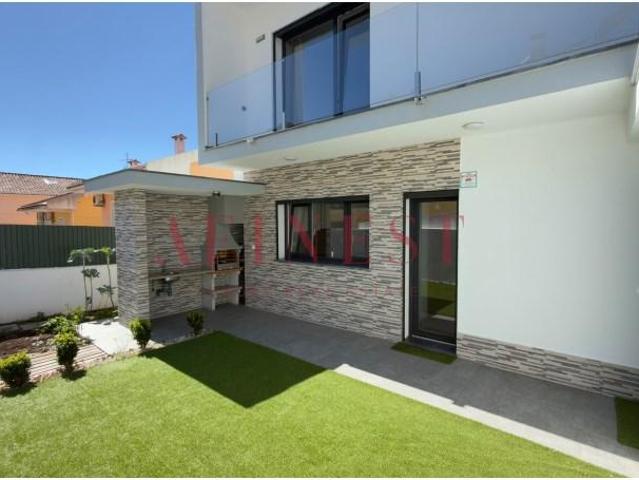 Casa venda em Bairro do Saramagal, Odivelas