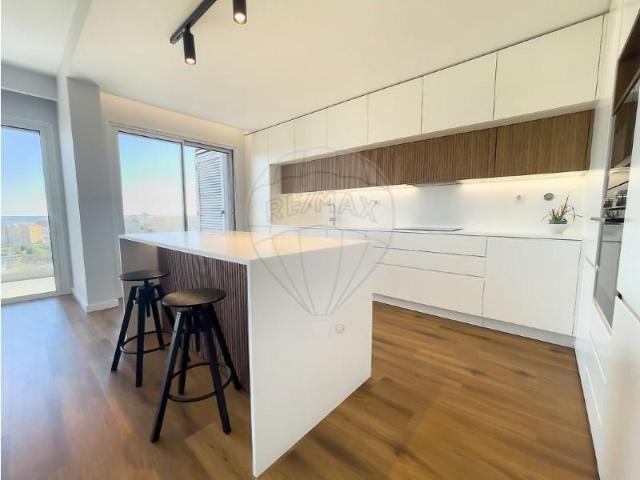 Apartamento alugar em Bairro 18 de Maio, Oeiras