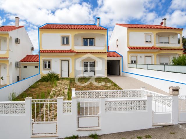 Casa venda em Porto De Mós, Leiria