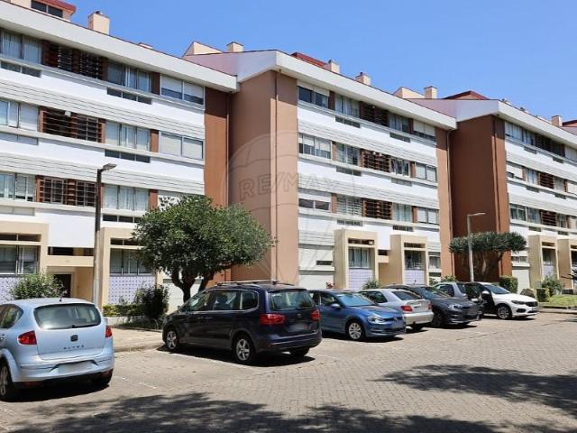 Apartamento alugar em Porto, Aldoar